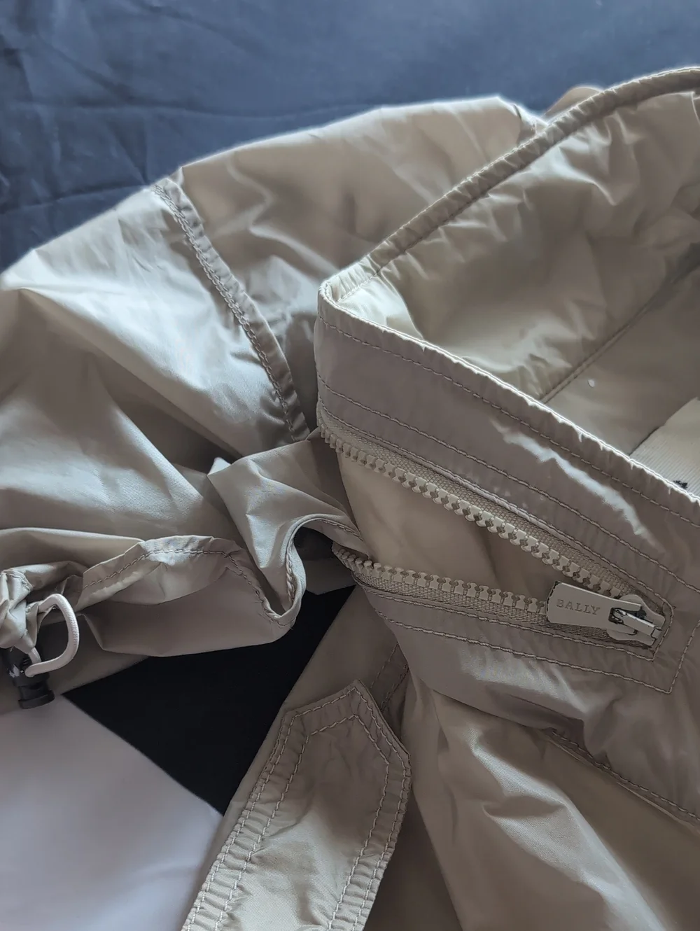 Gorgeous BALLY OF SWITZERLAND Light Beige Utility Jacket / Windbreaker Sz L (52) - Picture 5 of 9